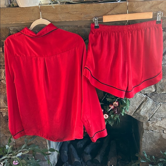 Stars Above Red Satin Pajama Set Size Extra Small; Black Trim; Never Worn; NWOT - Picture 4 of 10